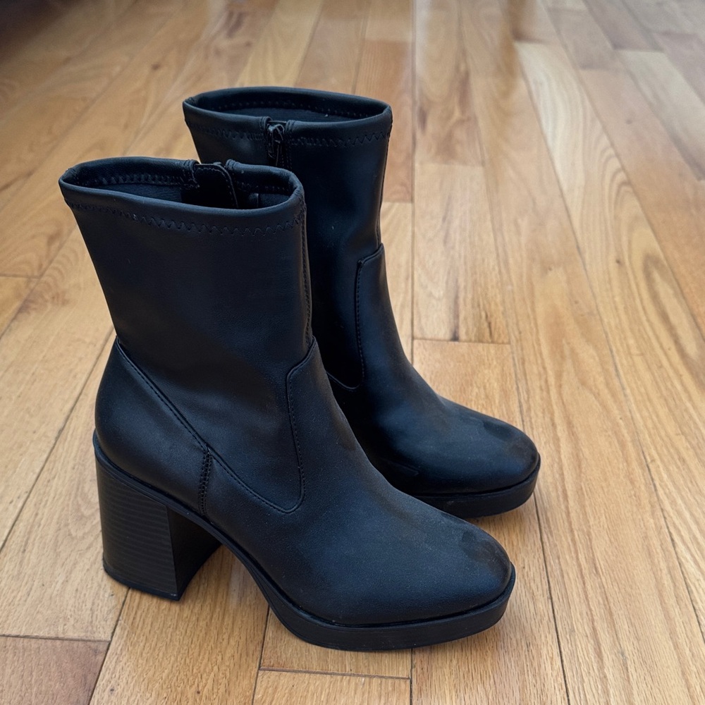 Mix No. 6 Black Platform Block Heel Ankle Boots - Picture 2 of 3